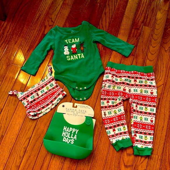 Adorable Christmas outfit 24 months with bonus silicone holiday bin - Picture 1 of 7